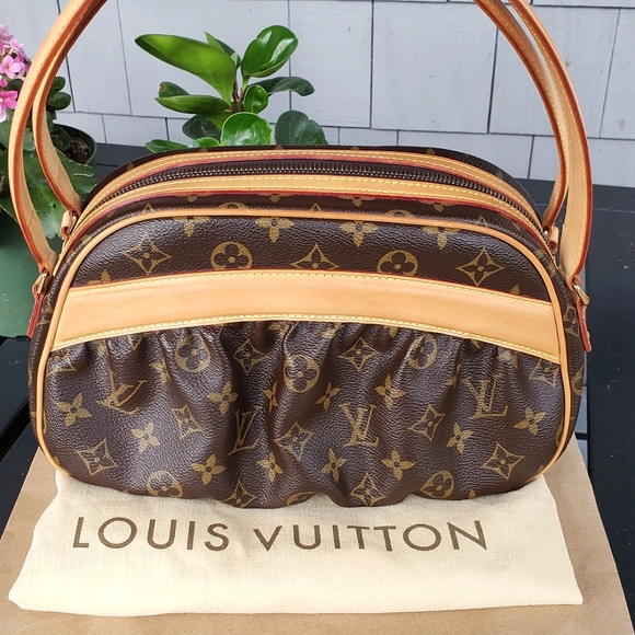 Louis Vuitton Handbags - LOUIS VUITTON KLara
